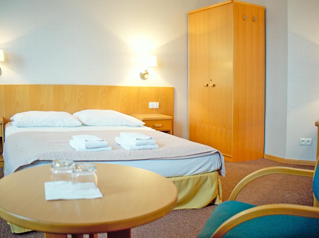 Hotel Orlik Płońsk Esterno foto